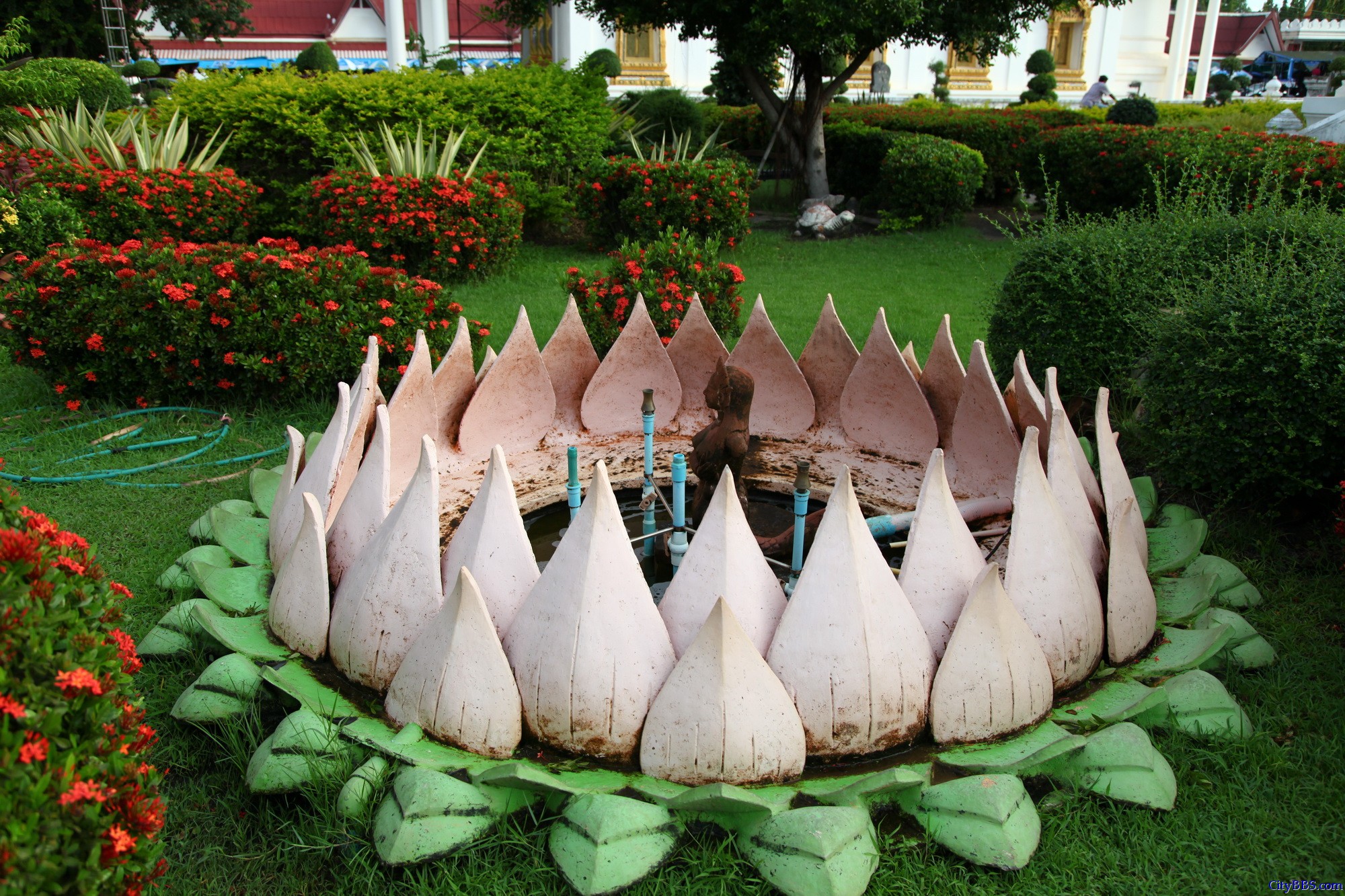 彭世洛(Phitsanulok)斯吗哈搭寺,当地称为Wat Yai(大庙) 彭世洛(Phitsanulok)斯吗哈搭寺,当地称为Wat Yai(大庙)