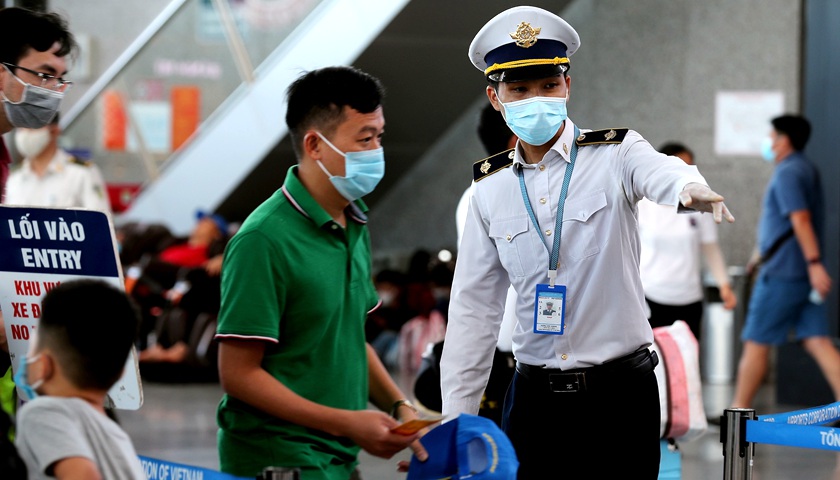 新毒株攻击性更强 越南岘港封城8万游客撤离 新毒株攻击性更强 越南岘港封城8万游客撤离