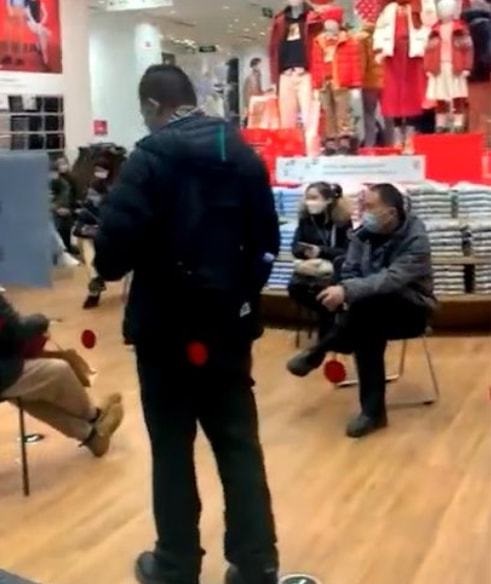 上海一优衣库被“临时管控”