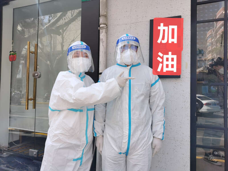 顾客在小吃店用餐 突然小区封闭 顾客在小吃店用餐 突然小区封闭