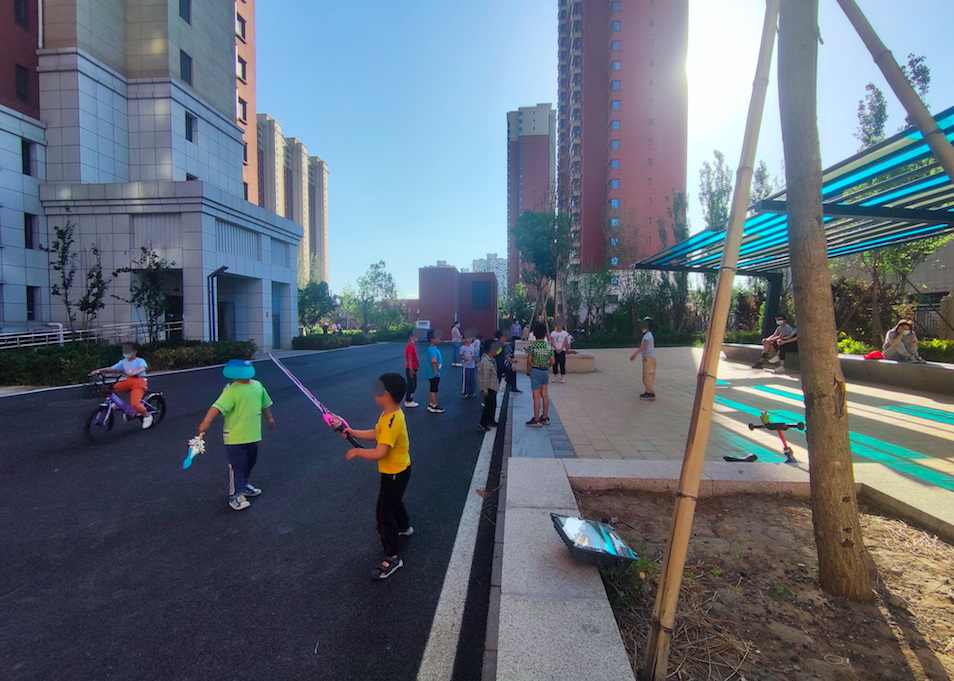 记者探访北京多个小区:疫情还未结束,别摘口罩、扎堆聚集 记者探访北京多个小区:疫情还未结束,别摘口罩、扎堆聚集