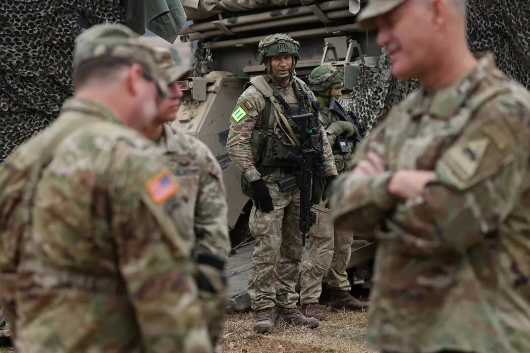 来自美国、立陶宛,以及其他北约国家的士兵在德国进行训练 来自美国、立陶宛,以及其他北约国家的士兵在德国进行训练