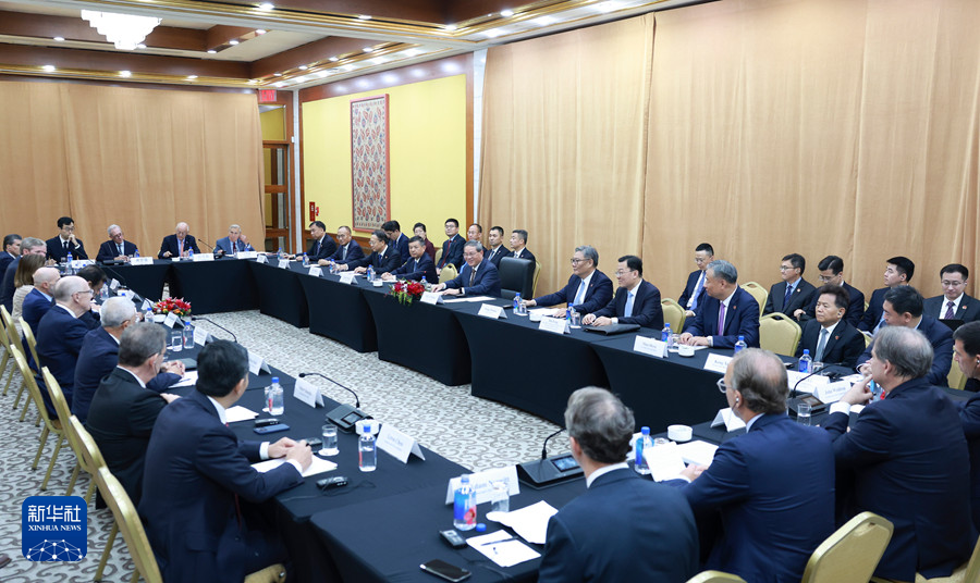 李强同美国友好团体座谈