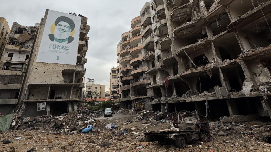 以军空袭后的贝鲁特以及真主党领袖纳斯鲁拉的巨幅画像